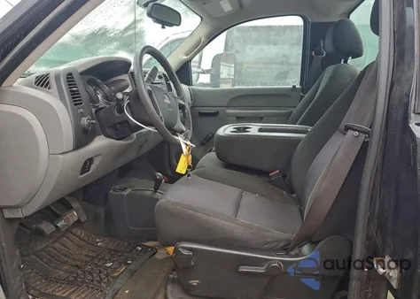 2010 GMC Sierra K3500 из США, поврежденный, VIN 1GD6K2BK3AF136213